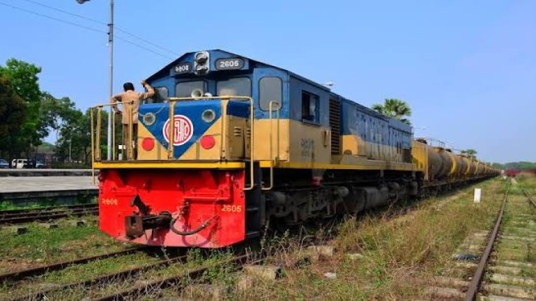 রেলের গতি বাড়াতে আসছে ৩০ ইঞ্জিন